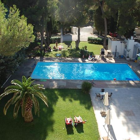 איסטרס Cit'Hotel Le Mirage מראה חיצוני תמונה