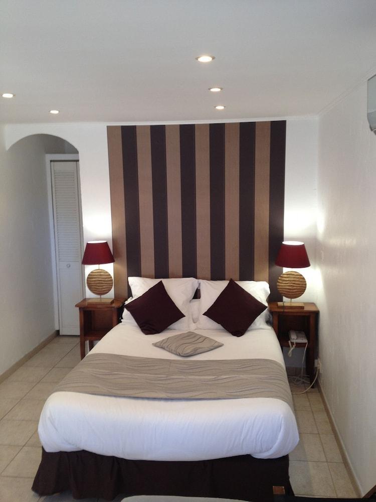 איסטרס Cit'Hotel Le Mirage מראה חיצוני תמונה