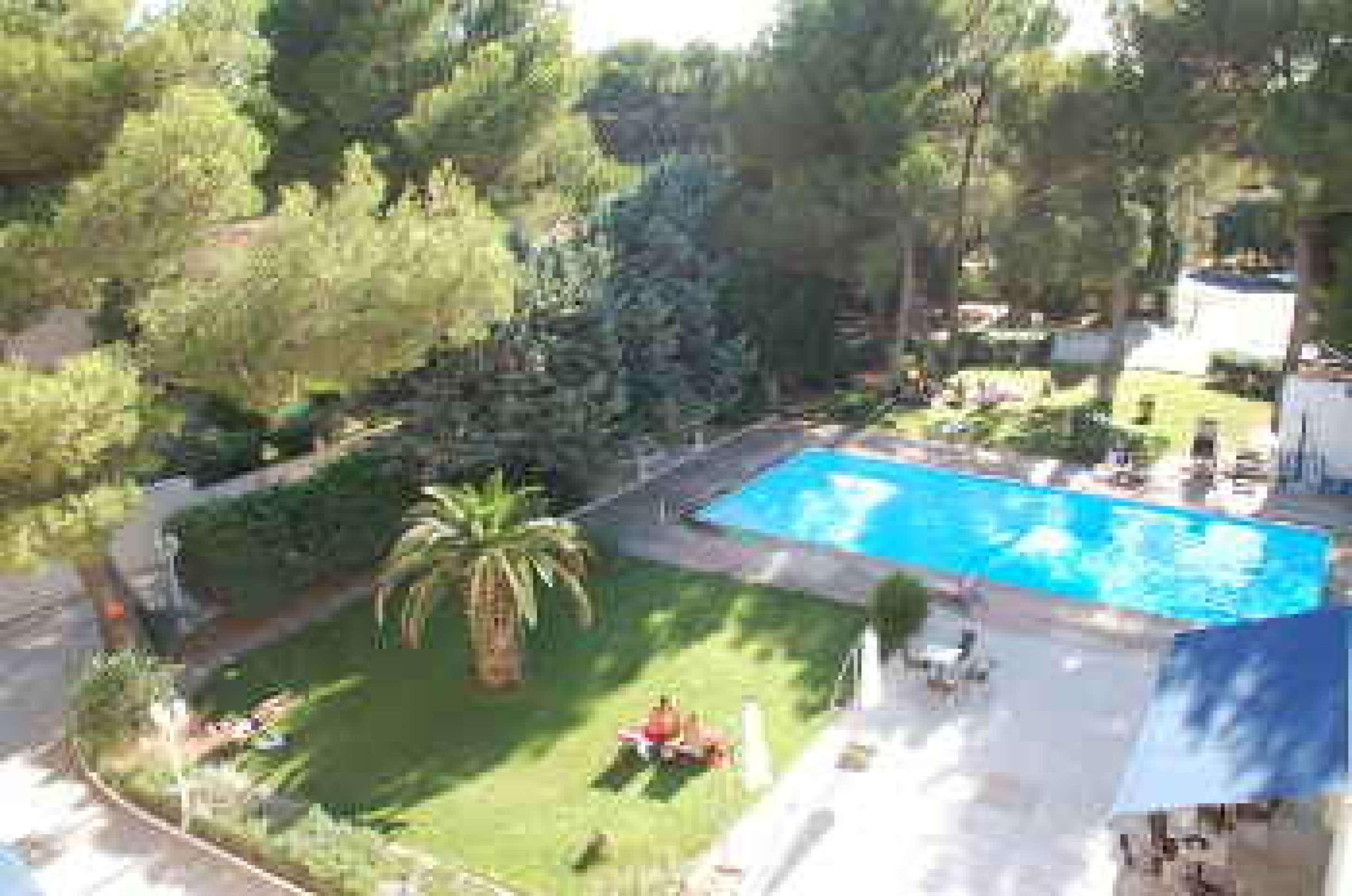 איסטרס Cit'Hotel Le Mirage מראה חיצוני תמונה