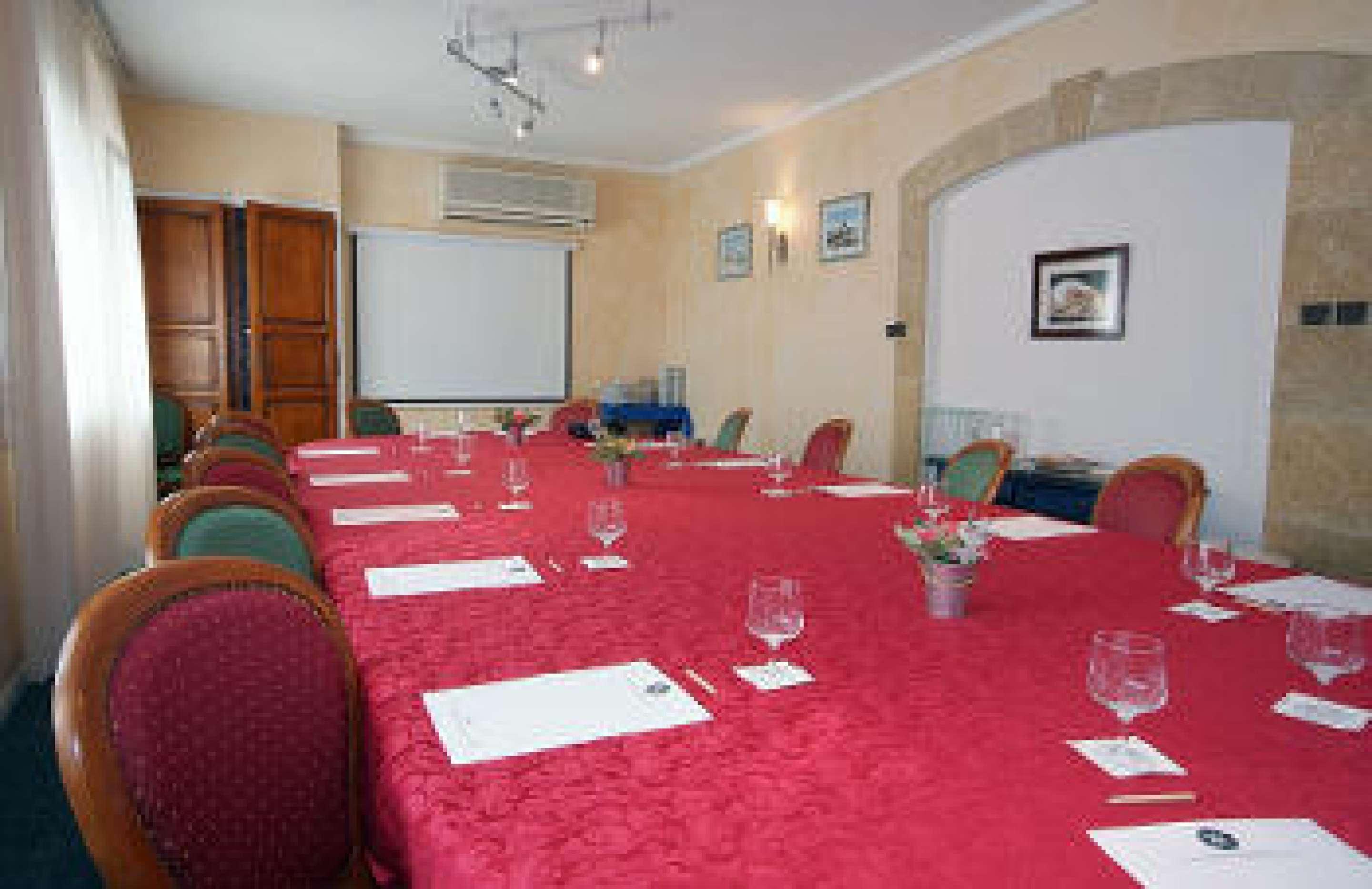 איסטרס Cit'Hotel Le Mirage מראה חיצוני תמונה